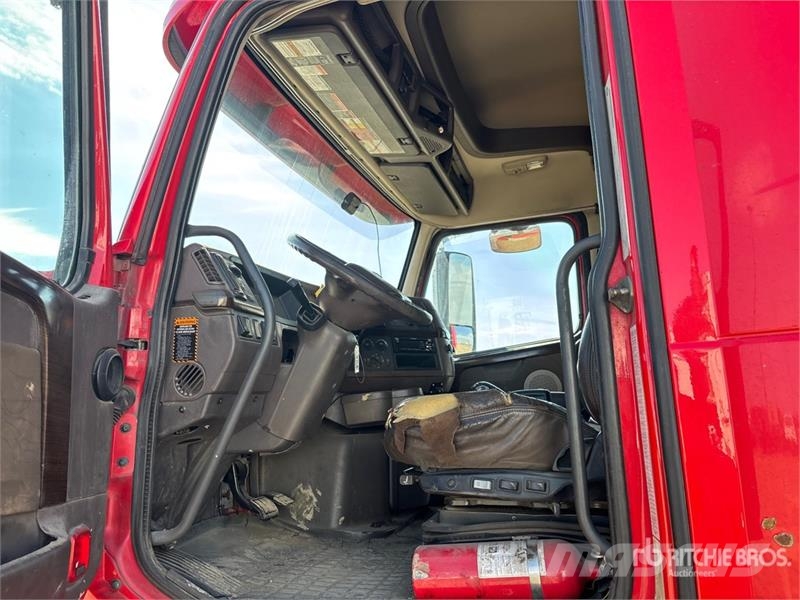 Volvo VNL Tractor Units
