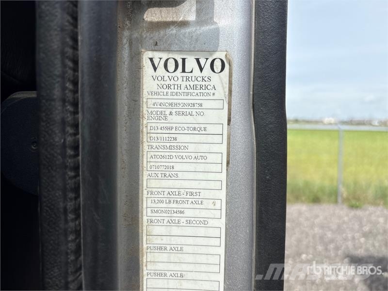 Volvo VNL Tractor Units