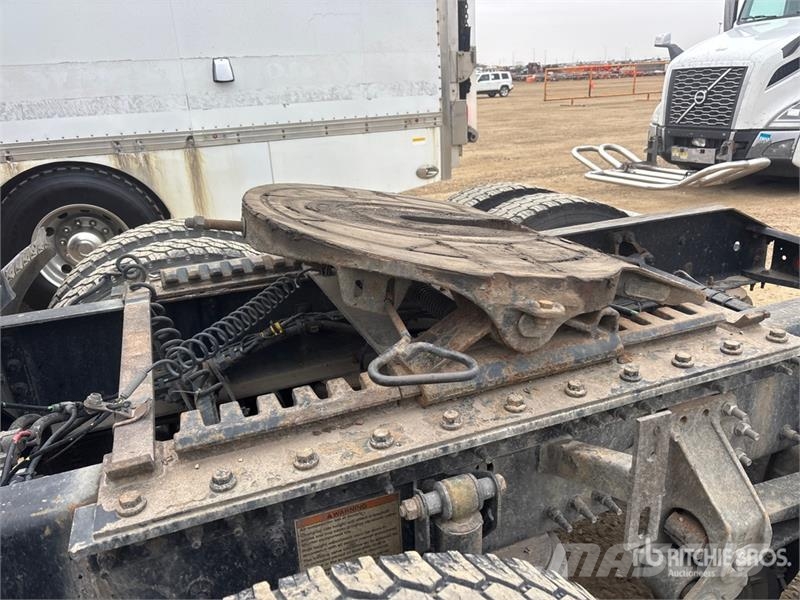 Volvo VNL 牵引车