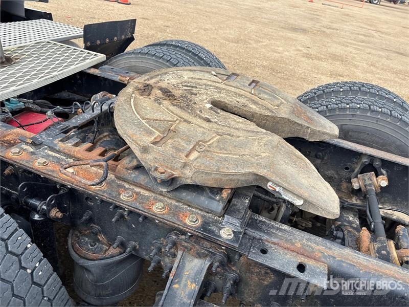 Volvo VNL Tractor Units