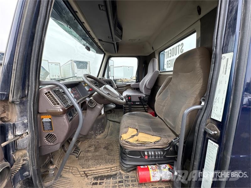 Volvo VNL Trekkers