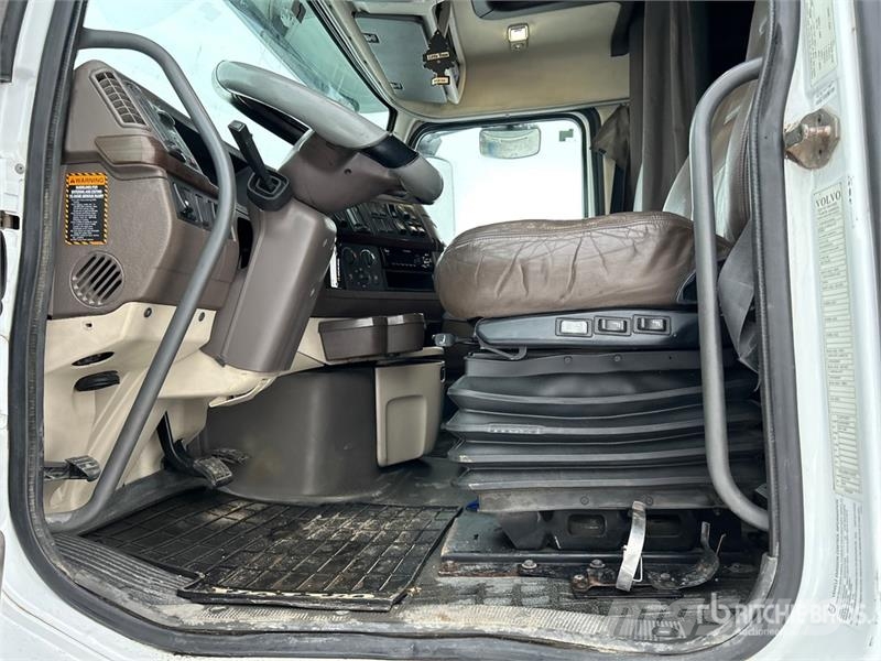 Volvo VNL 牵引车