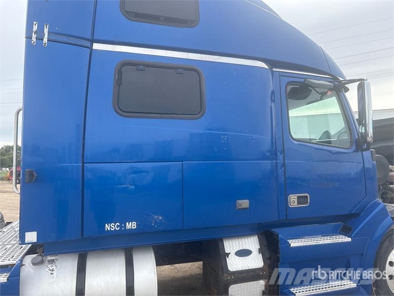 Volvo VNL 曳引機組件