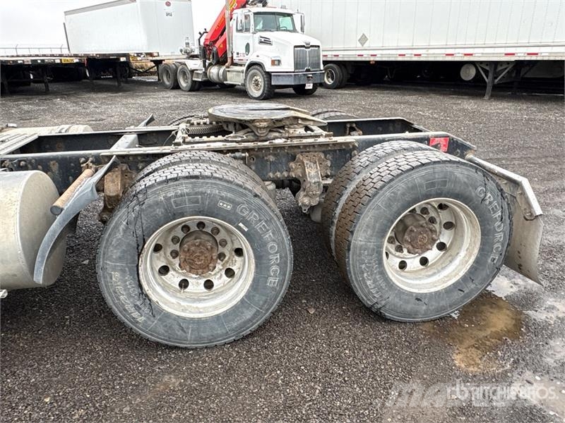 Volvo VNL Trekkers