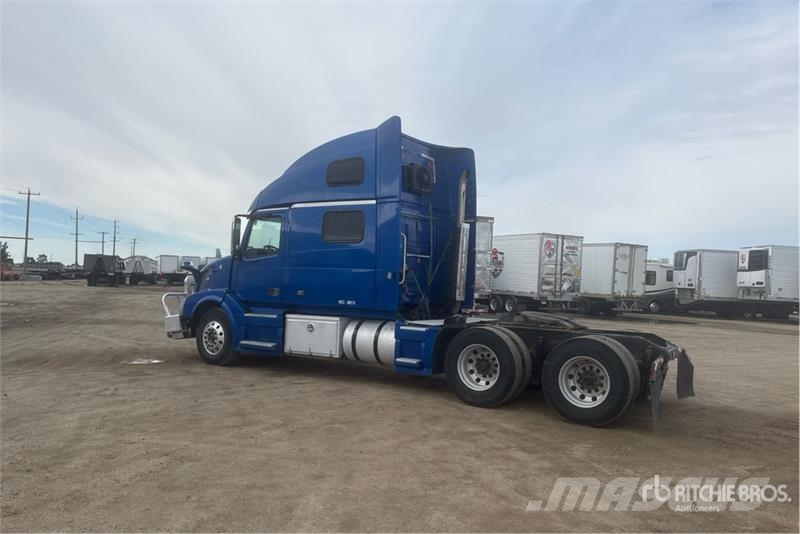 Volvo VNL 曳引機組件