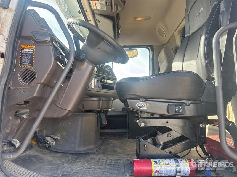 Volvo VNL Kipper
