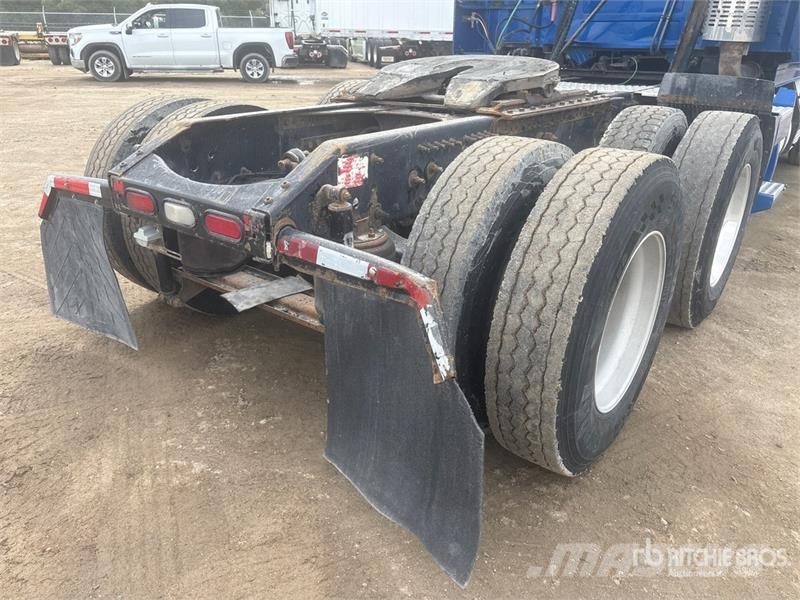 Volvo VNL 曳引機組件