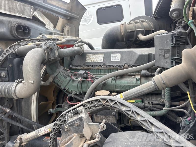 Volvo VNL 牵引车