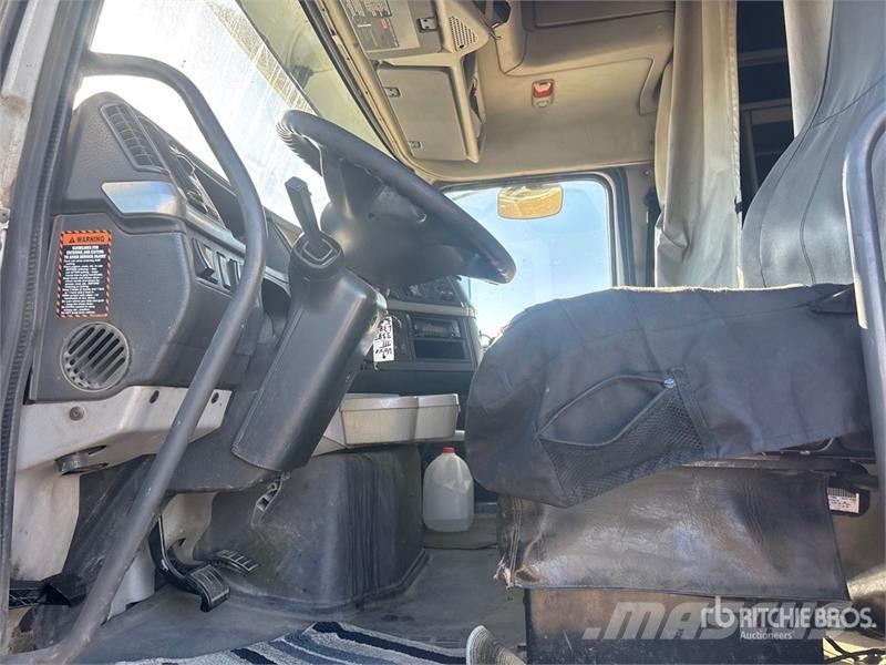 Volvo VNL 牵引车