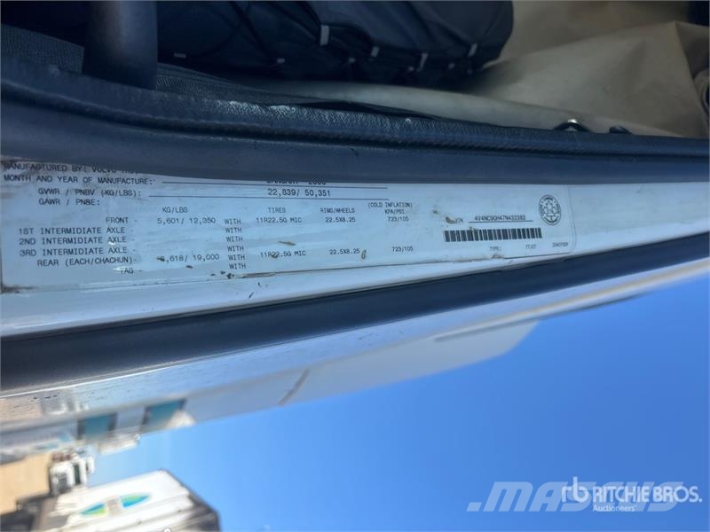 Volvo VNL 牵引车