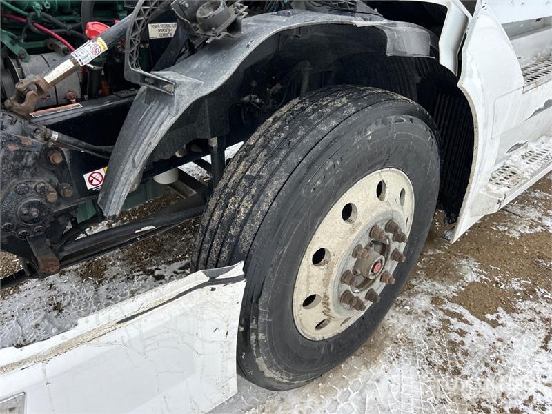 Volvo VNL 牵引车
