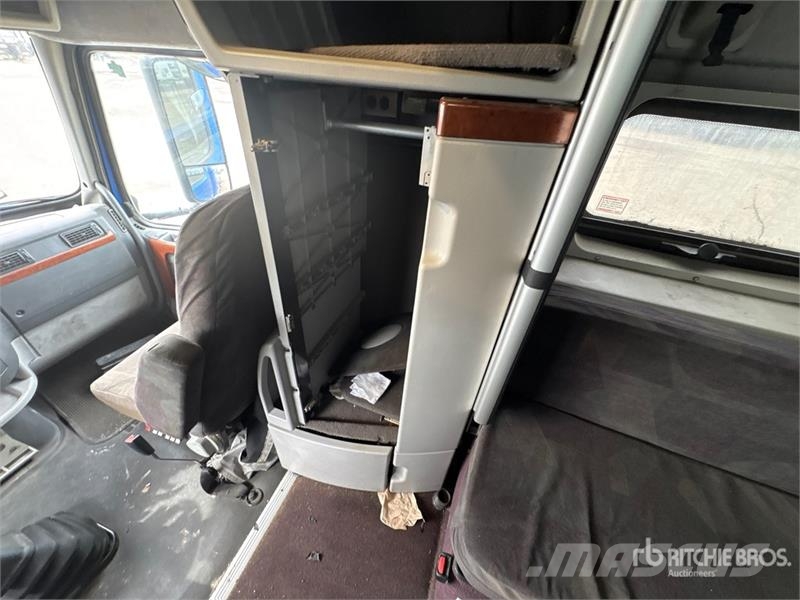 Volvo VNL 曳引機組件
