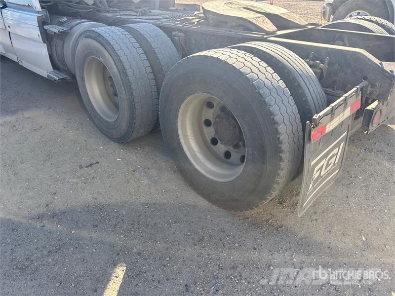 Volvo VNL 牵引车