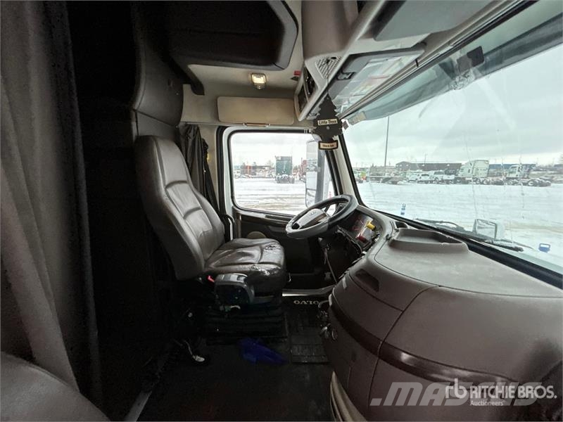 Volvo VNL 牵引车