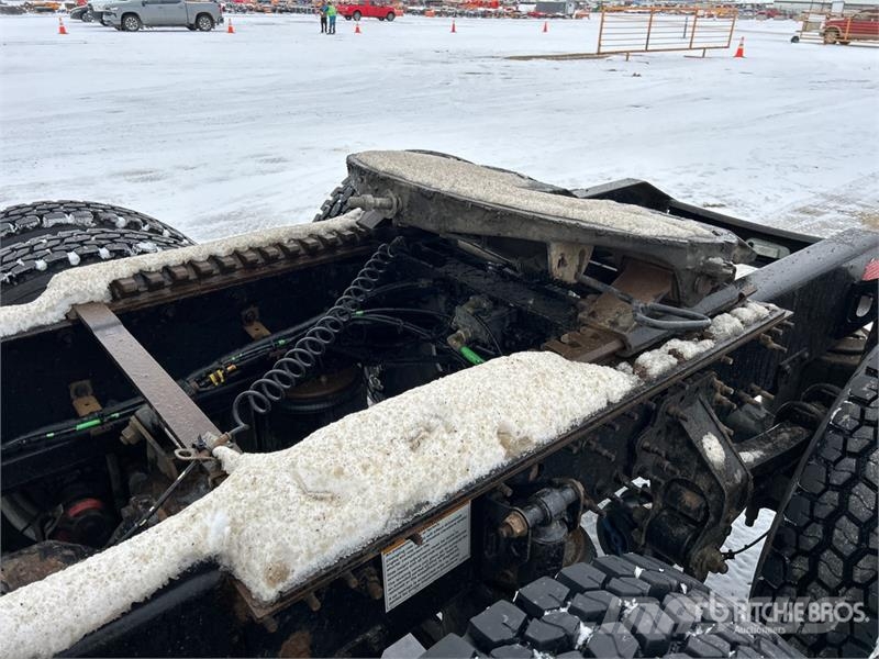 Volvo VNL 牵引车