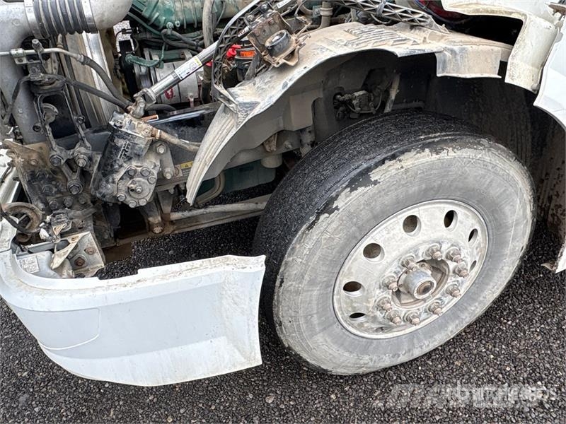 Volvo VNL Trekkers