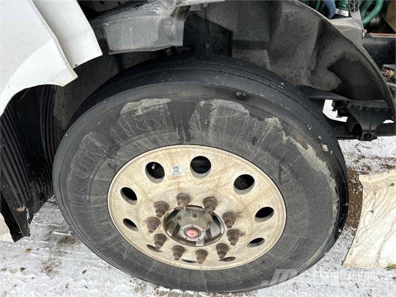 Volvo VNL 牵引车