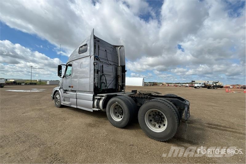 Volvo VNL Tractor Units