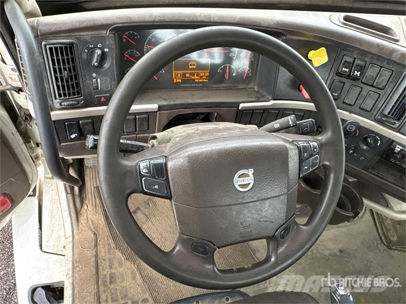 Volvo VNL Trekkers