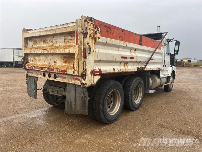 Volvo VNL Caminhões basculantes
