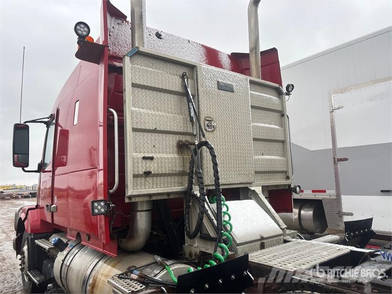 Volvo VNL Sattelzugmaschinen