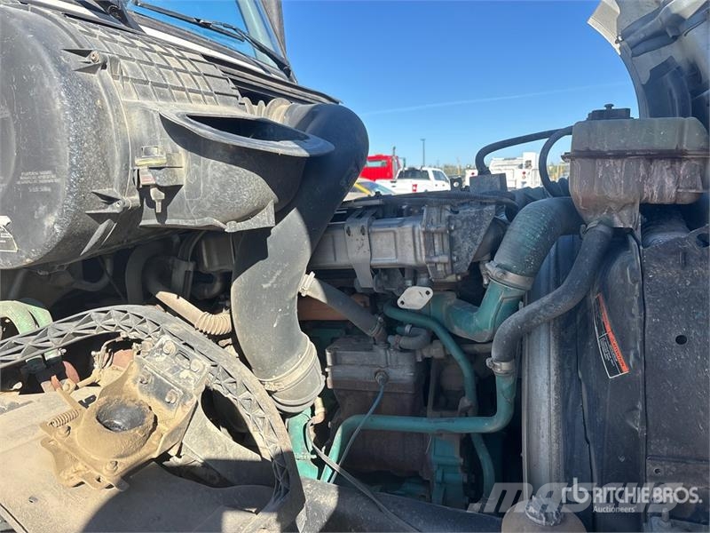 Volvo VNL 牵引车