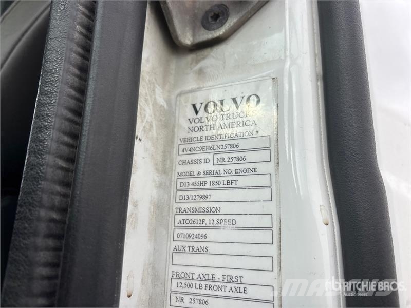 Volvo VNL Sattelzugmaschinen