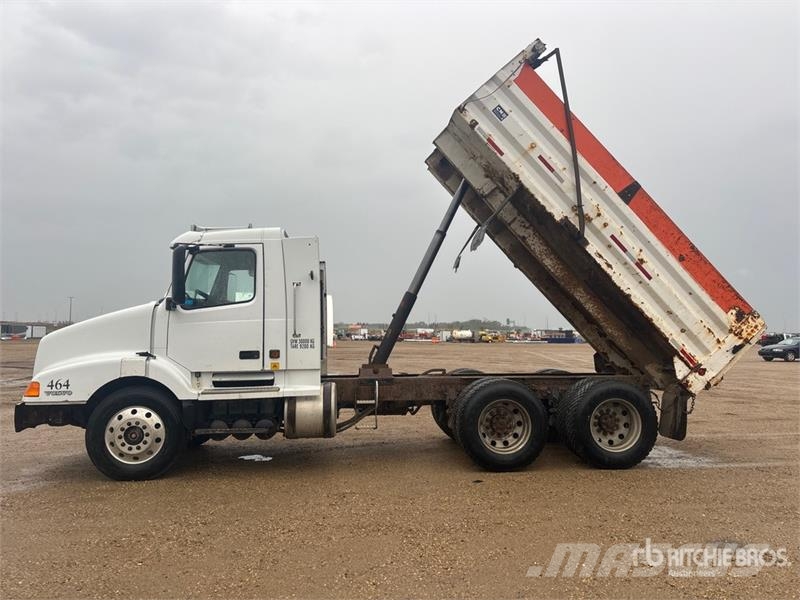 Volvo VNL Caminhões basculantes