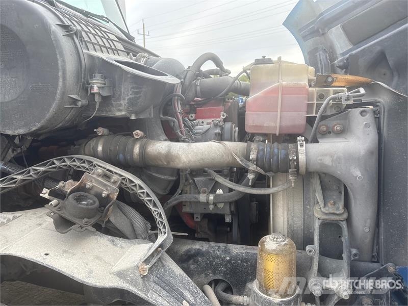 Volvo VNL 曳引機組件