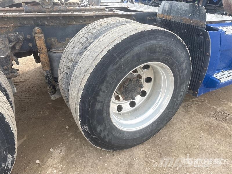 Volvo VNL 曳引機組件