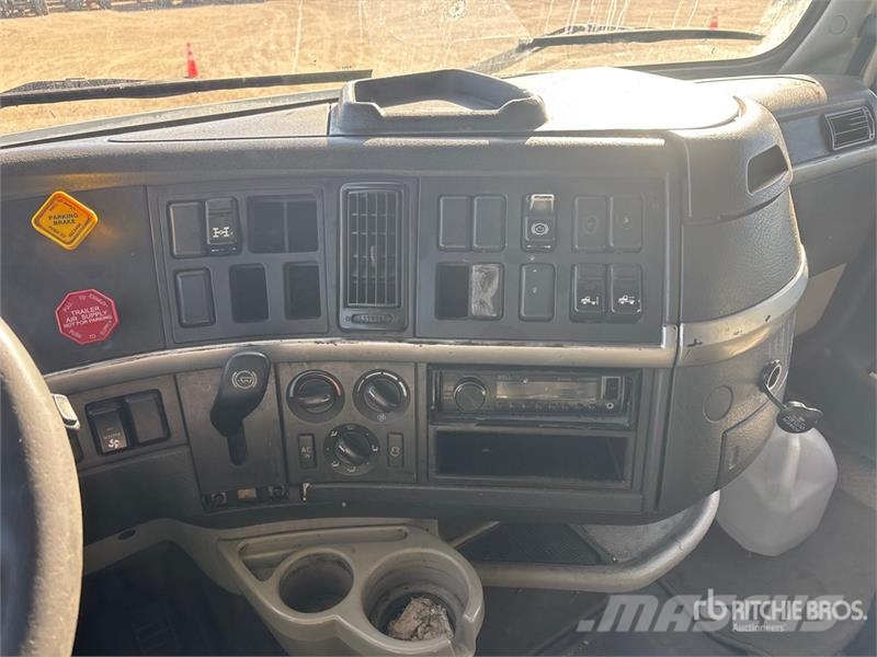 Volvo VNL 牵引车