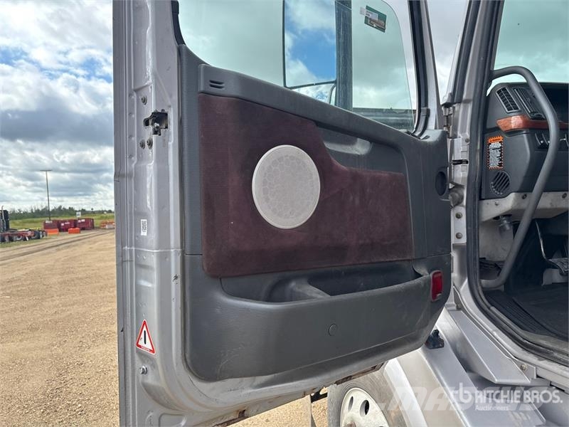 Volvo VNL Tractor Units