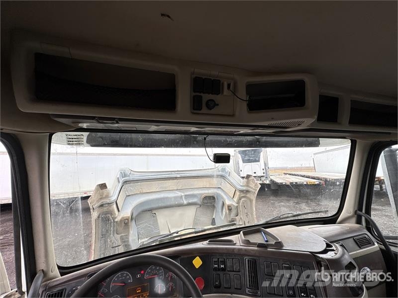 Volvo VNL Trekkers