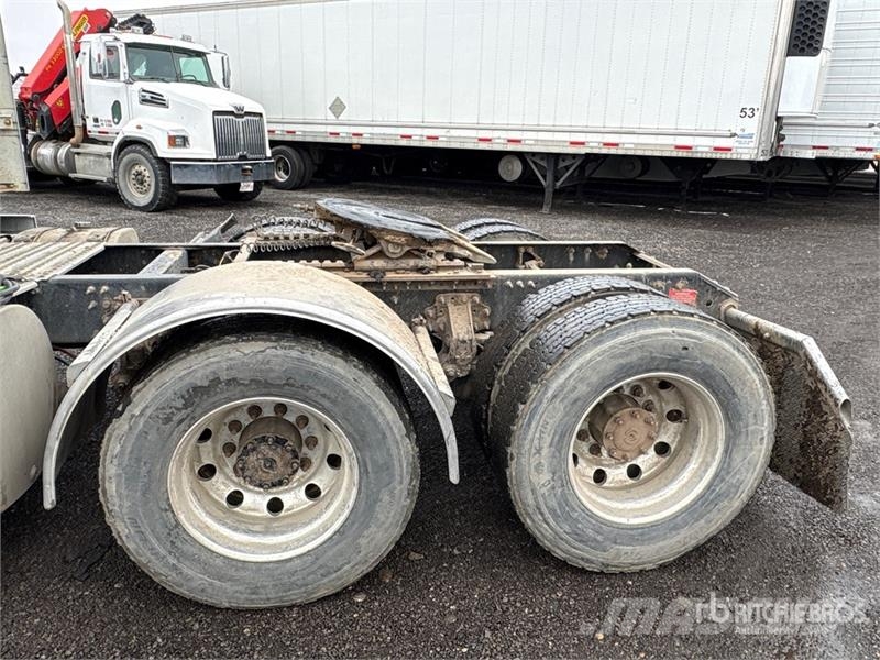 Volvo VNL Trekkers