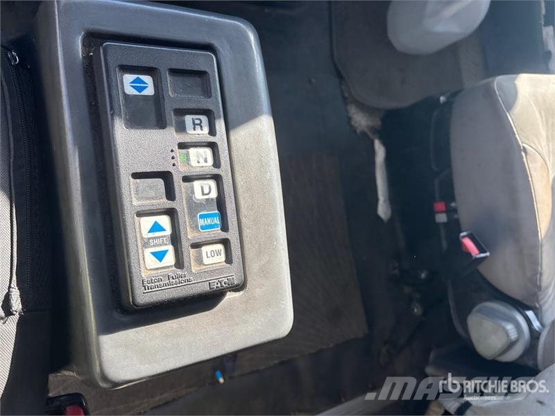 Volvo VNL 牵引车