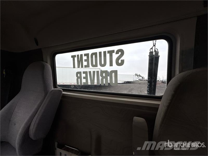 Volvo VNL Trekkers