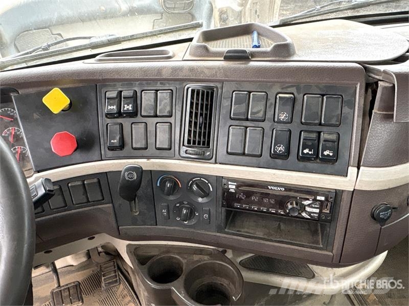 Volvo VNL Trekkers