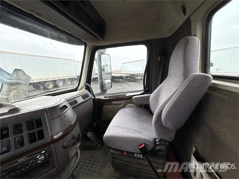 Volvo VNL Trekkers