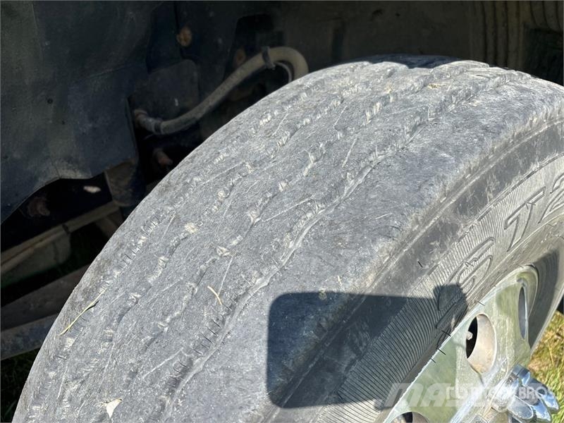 Volvo VNL 6x4 Grain Truck 农用/粮食运输车