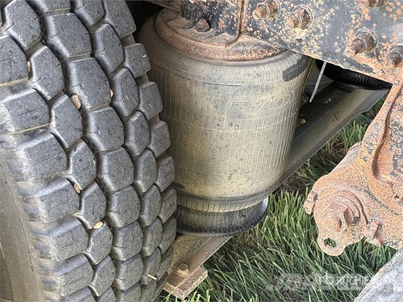 Volvo VNL 6x4 Grain Truck 农用/粮食运输车