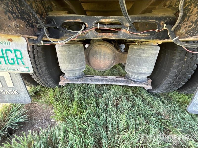 Volvo VNL 6x4 Grain Truck 农用/粮食运输车