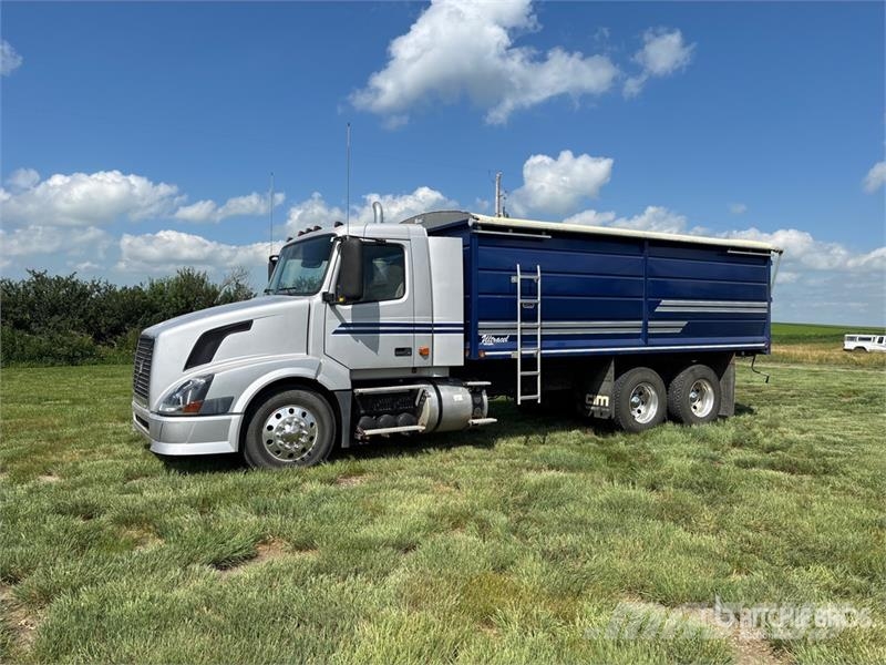 Volvo VNL 6x4 Grain Truck 农用/粮食运输车