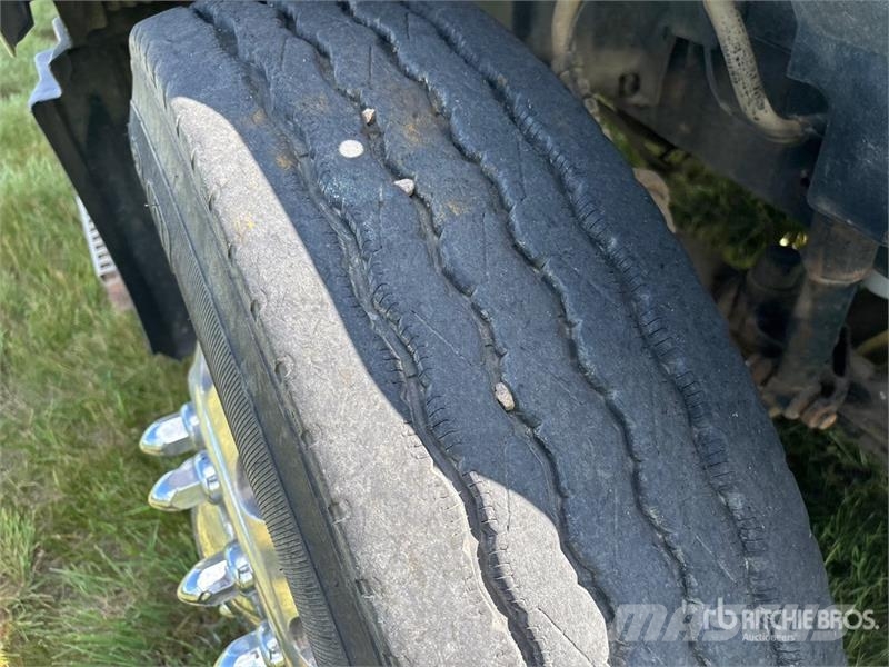 Volvo VNL 6x4 Grain Truck 农用/粮食运输车