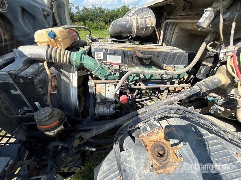 Volvo VNL 6x4 Grain Truck 农用/粮食运输车