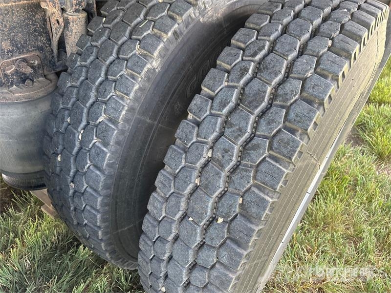 Volvo VNL 6x4 Grain Truck 农用/粮食运输车