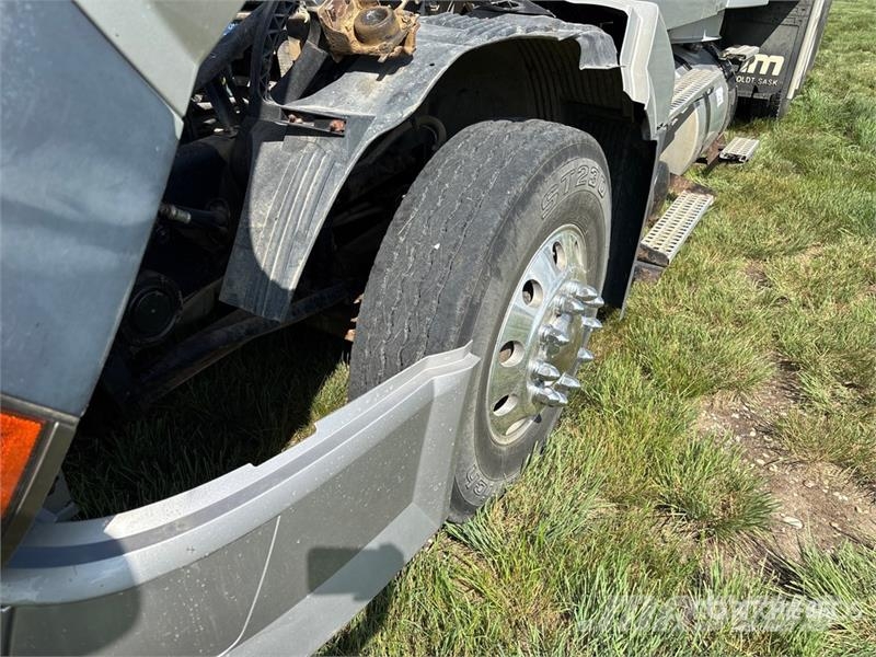 Volvo VNL 6x4 Grain Truck 农用/粮食运输车