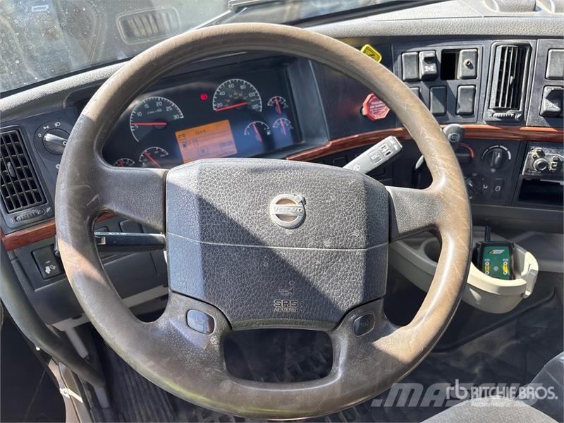 Volvo VNL 6x4 Grain Truck 农用/粮食运输车