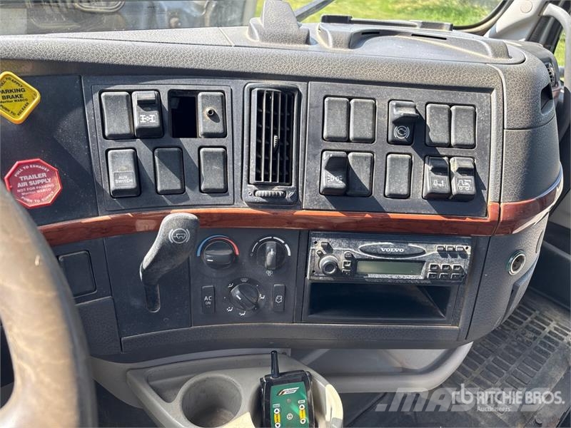 Volvo VNL 6x4 Grain Truck 农用/粮食运输车