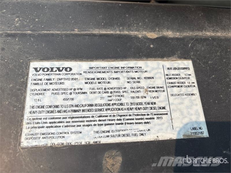 Volvo VNL 6x4 T/A Sleeper Truck Tractor Nyergesvontatók
