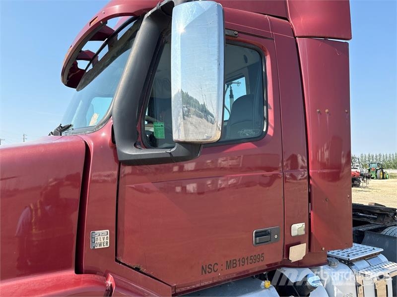 Volvo VNL300 6x4 T/A Day Cab Truck Tractor Prime Movers